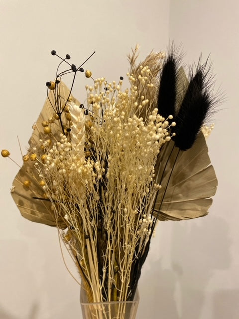 Dried Wildflower Field Bouquet Natural and white colours with Black Accents