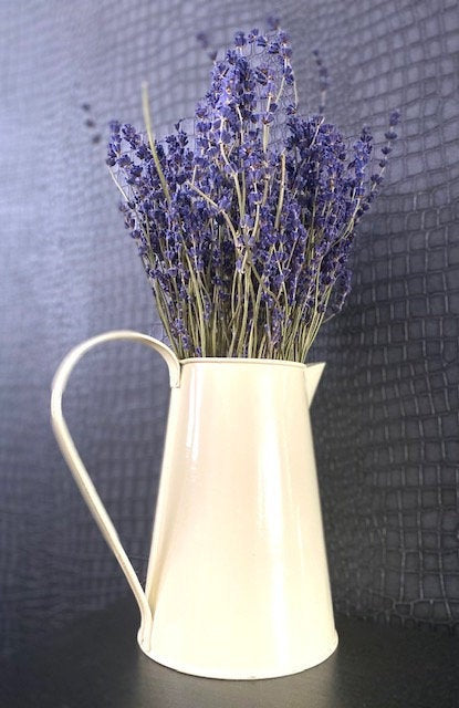 Dried Lavender Bunch Extra Blue and beautifully scented – Greeting Card
